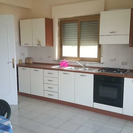 Casa Indipendente Immersa Nel Verde Di Querce E Ulivi Летний дом Джоиоза-Мареа